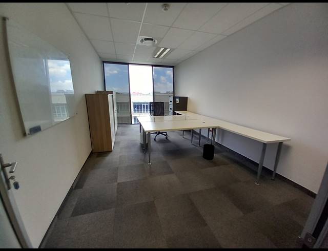 2,248M² OFFICE TO LET IN BRYANSTON